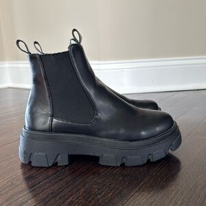 Black Chunky Chelsea Boots